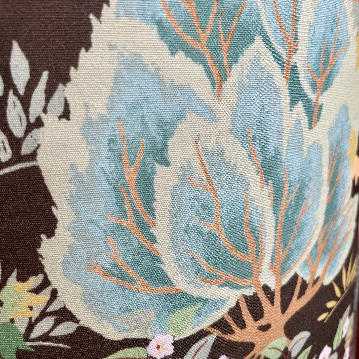 Pouf Leyla - Unikat aus Stoff von Manuel Canovas